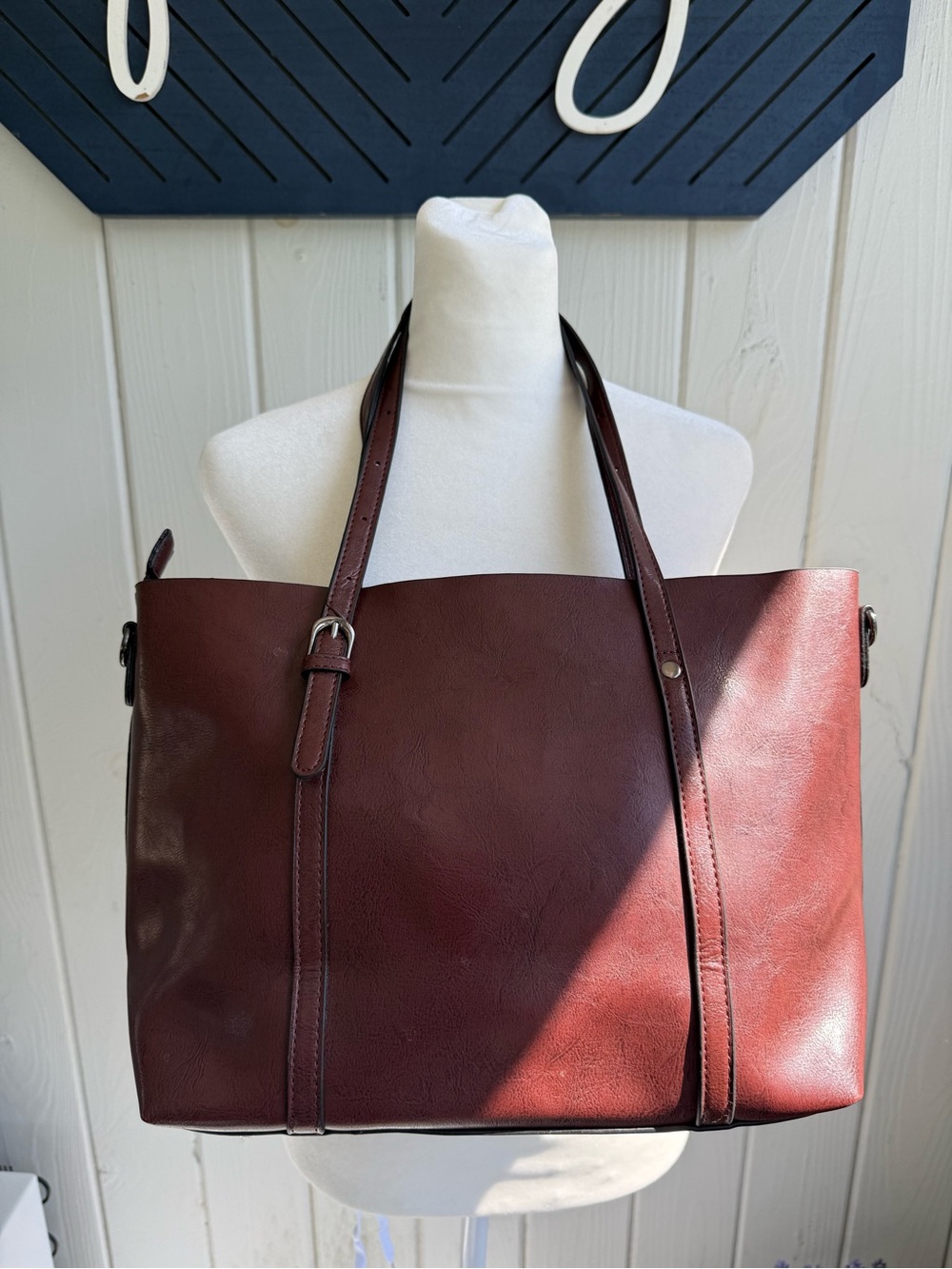 Women's Classic Burgundy Leather Tote Bag